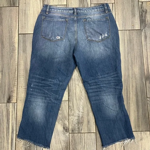 Kancan Trendy Distressed Ankle Jeans in Blue Size 13/30 Priced to Sell! - Picture 4 of 4